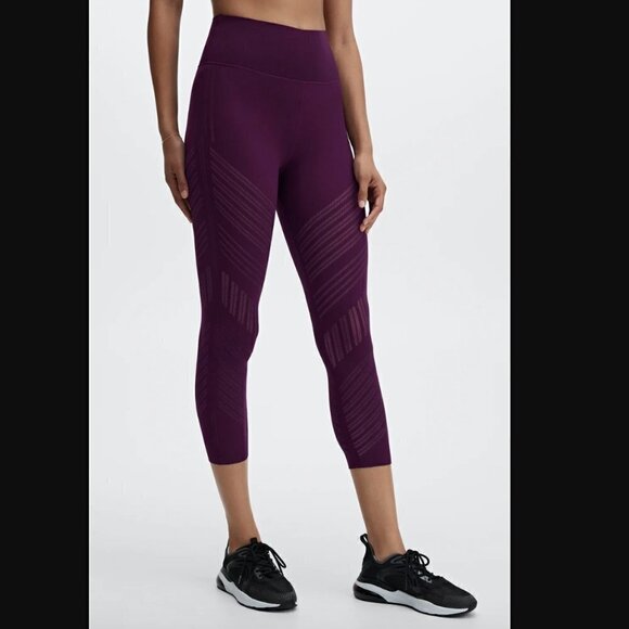 Fabletics Eggplant Ultra High-Waisted SculptKnit Deco Capri Cropped Leggings S - Picture 2 of 7
